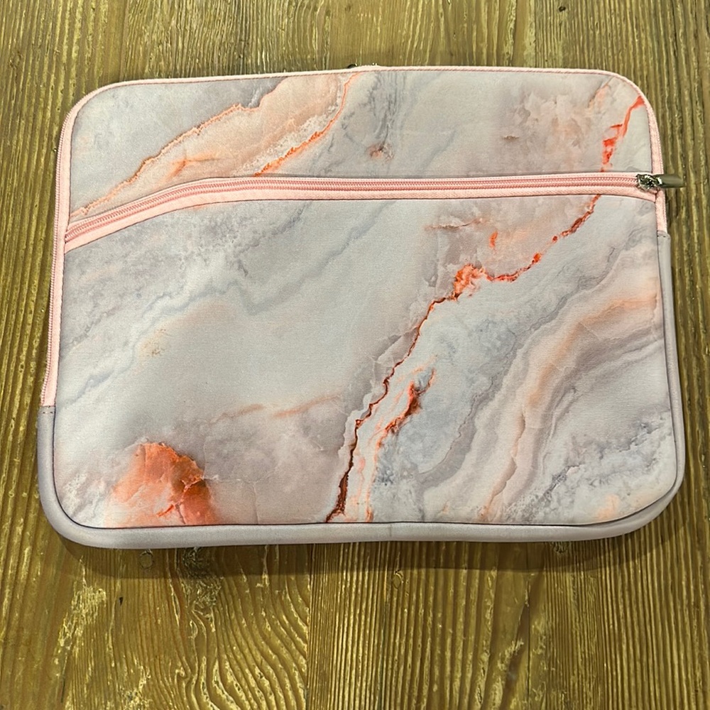 Marble iPad tablet computer padded sleeve case / cover